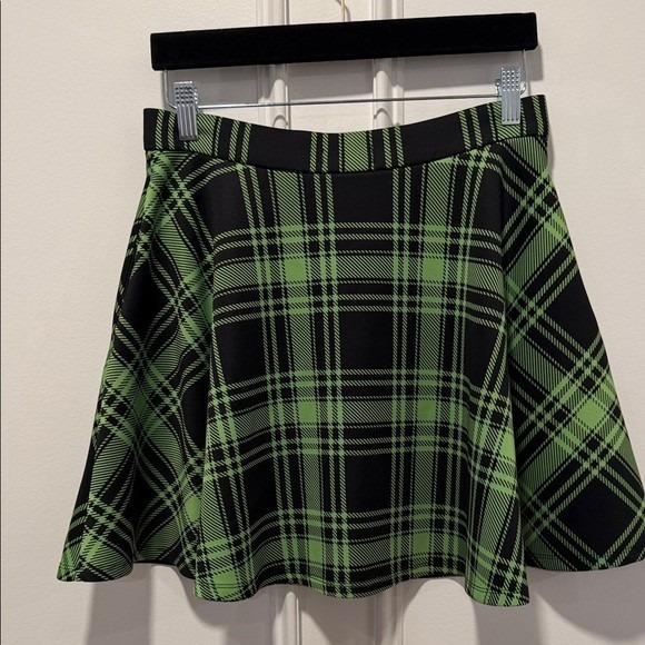 Hot Topic Green Plaid Skirt School Girl Punk Size M Full Zip Goth Grunge‎ Witchy - Picture 2 of 3